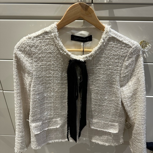 Zara boucle crop button blazer with bow- size small - Picture 6 of 8